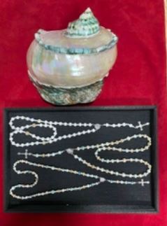Mother-of-pearl necklace