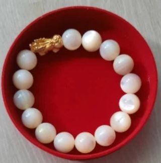Pearl shell bracelet