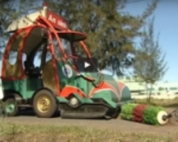 Street sweeper