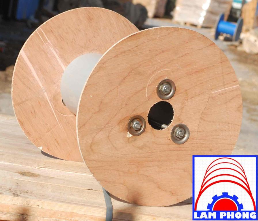 Veneer bobbin