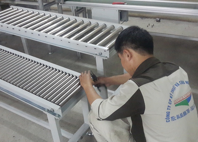 Roller conveyor