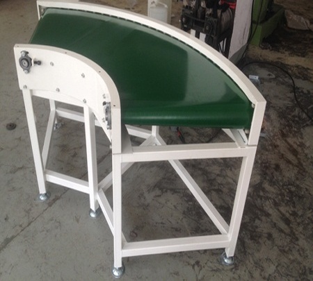 Curved conveyor