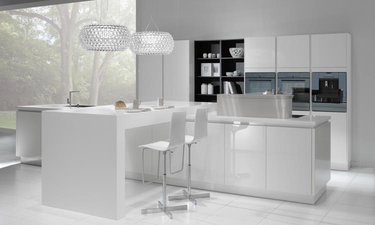 Kitchen cabinet