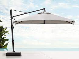 Outdoor umbrella