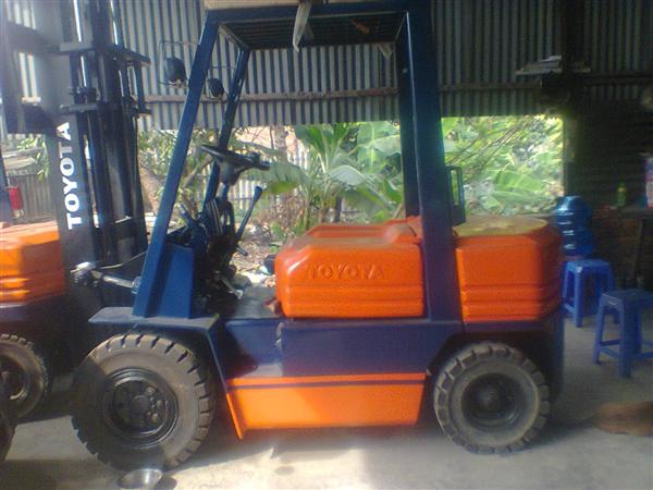 Toyota FD 25 oil forklift