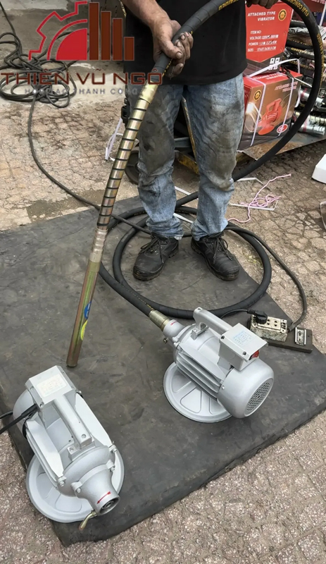 Electric vibrator hoop