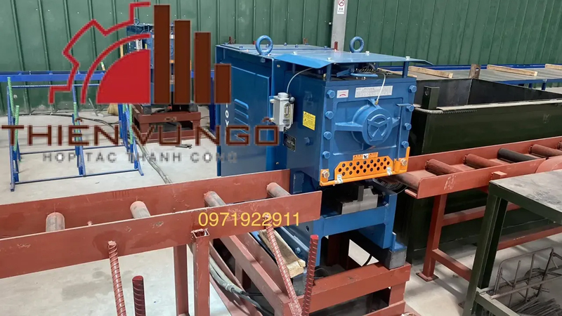 Metal cutting machine