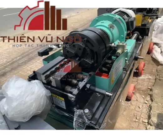 Rebar threading lathe