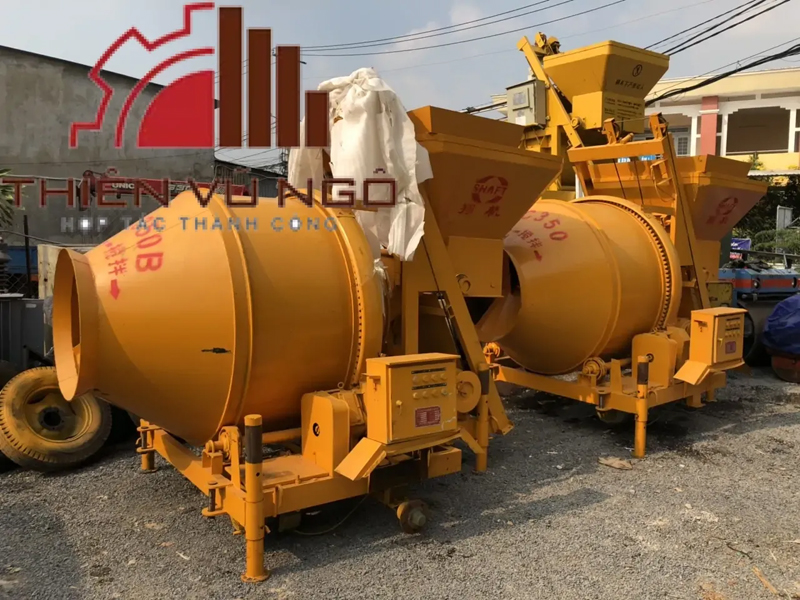 Concrete mixer