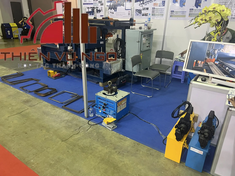 Automatic rebar bending machine
