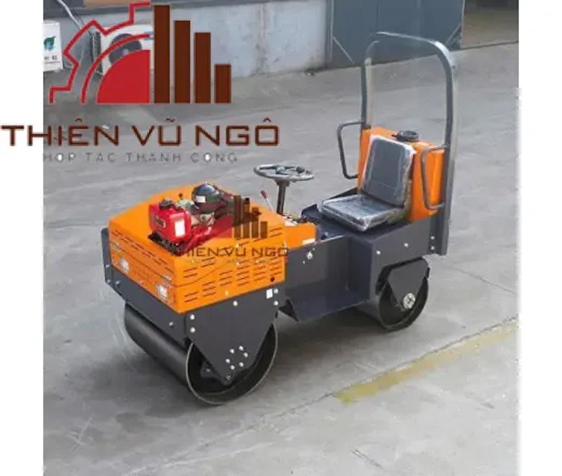 1-ton vibratory roller with 2 steel wheels