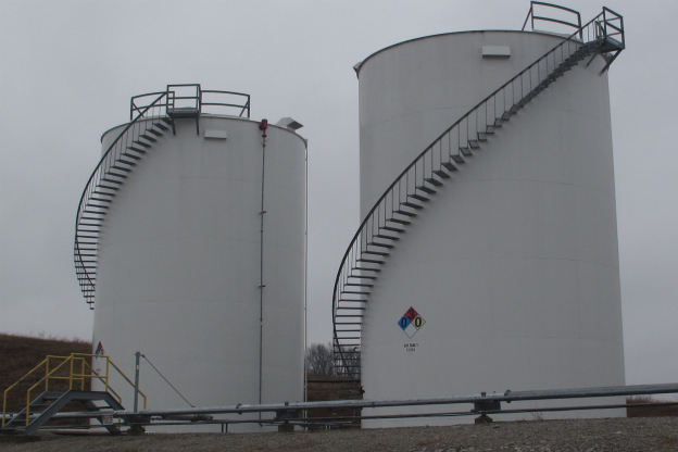 Vertical storage tank