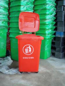 Platics Wastebaskets