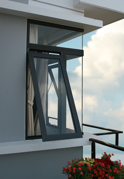 Sliding door