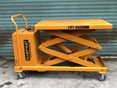 Electric lift table