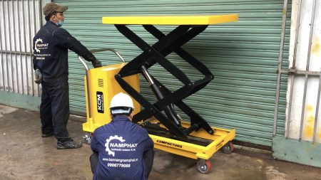 Electric lift table