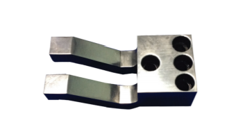 Precise machining of machine parts