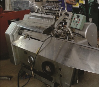 Thread book sewing machine