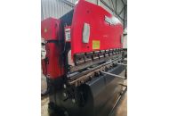 Hydraulic sheet metal bending machine