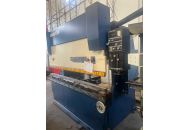 Sheet metal bending machine