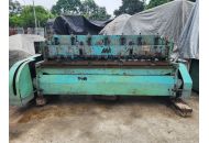 Sheet metal cutting machine