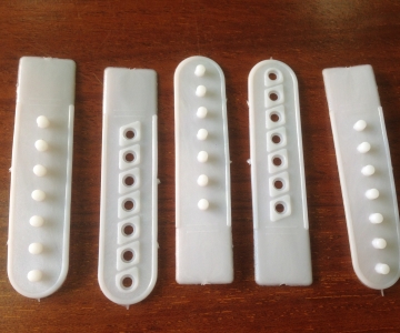 7-hole plastic buckle
