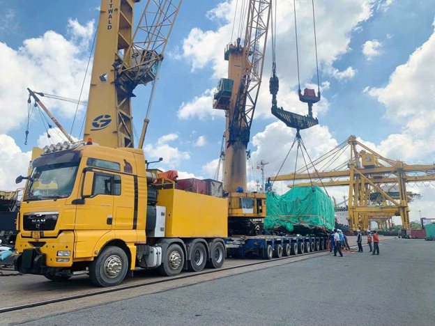 Transport of oversized and overweight cargo