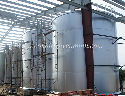 Water storage tank