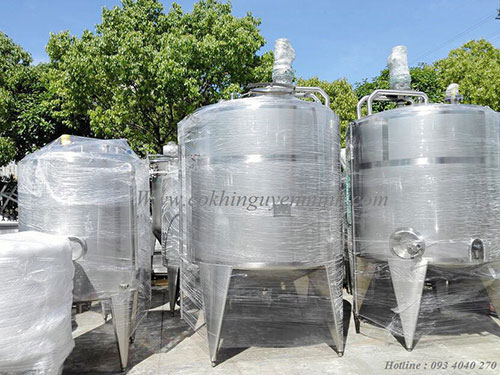 Food mixing tank