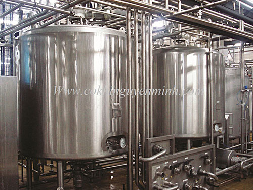 Heated mixing tank