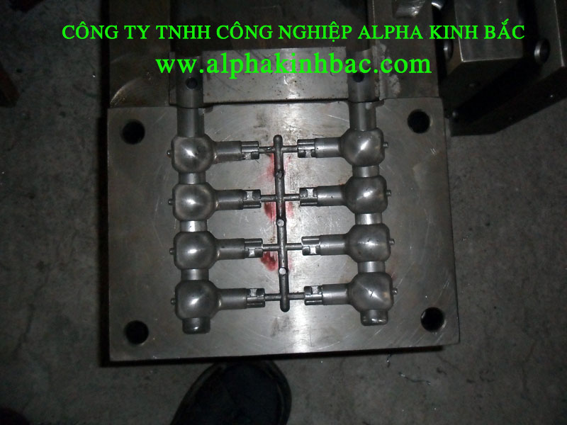 Plastic pressed mould