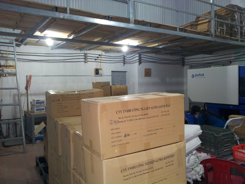 Plastic box