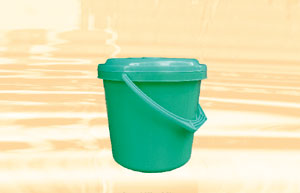 Plastic bucket