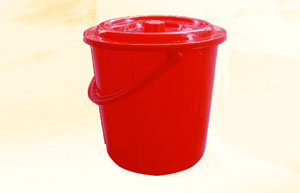 Plastic bucket