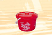 Plastic bucket