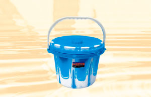Plastic bucket