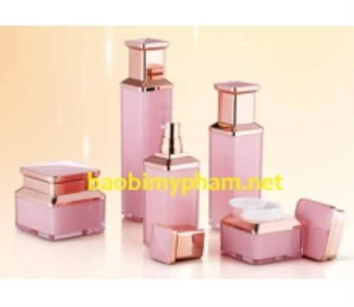 Acrylic cosmetic bottle set