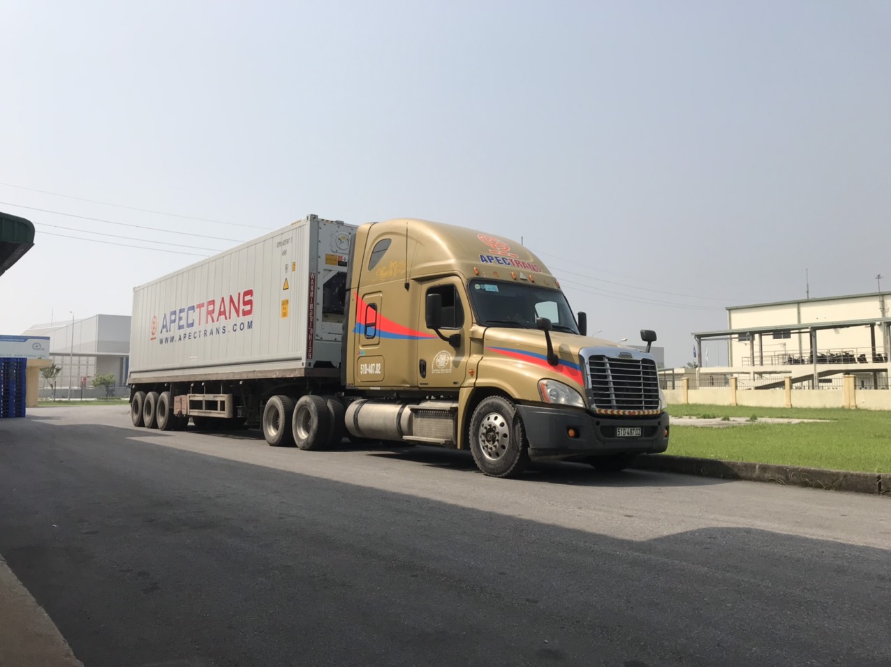 Frozen cargo transport