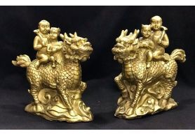 Unicorn statue