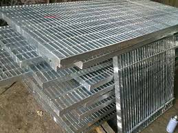 Floor plate