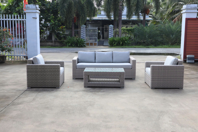 Poly rattan table and chairs