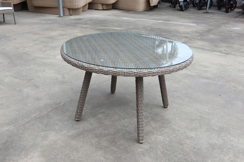 Poly rattan table and chairs