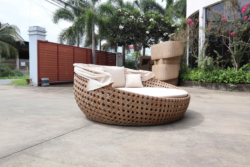 Poly rattan table and chairs