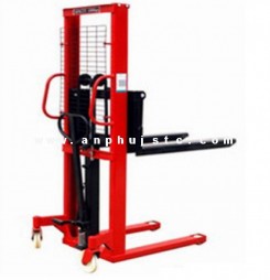 Fork lift truck