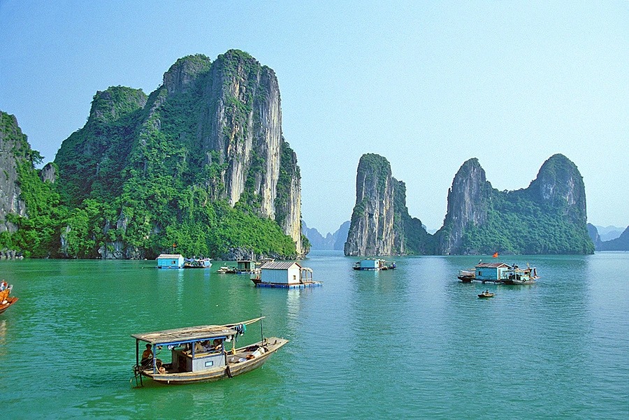 Ha Noi - Trang An - Bai Dinh- Ha Long - Yen Tu Tour