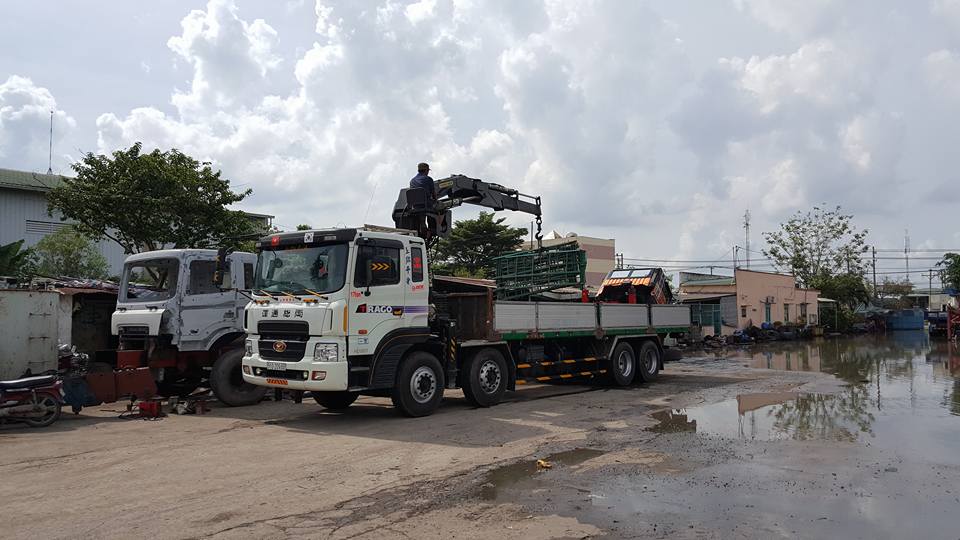 Crane rental service