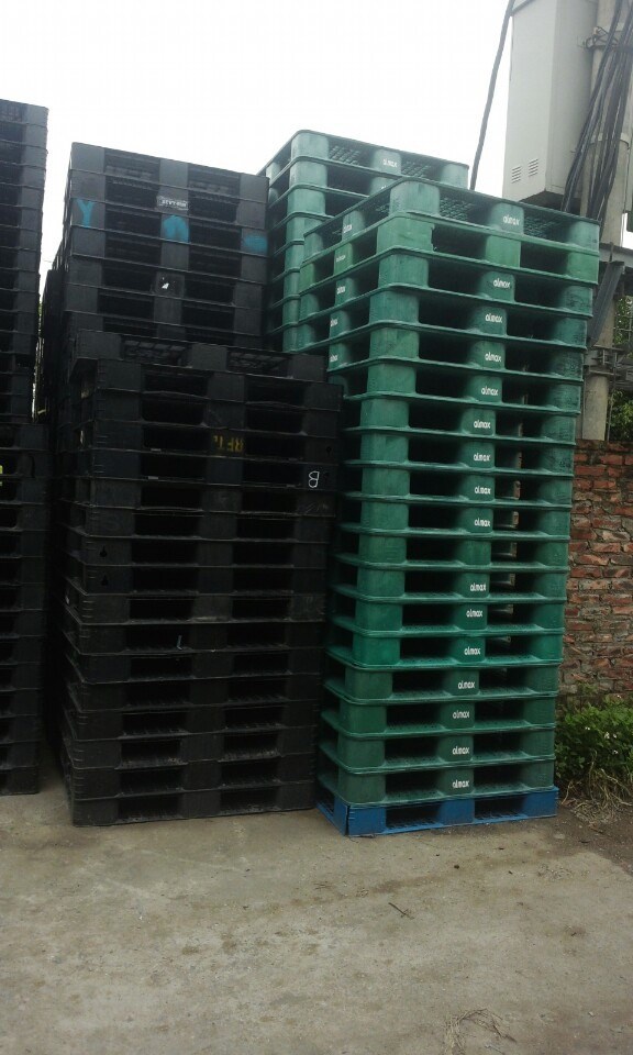 Plastic pallets