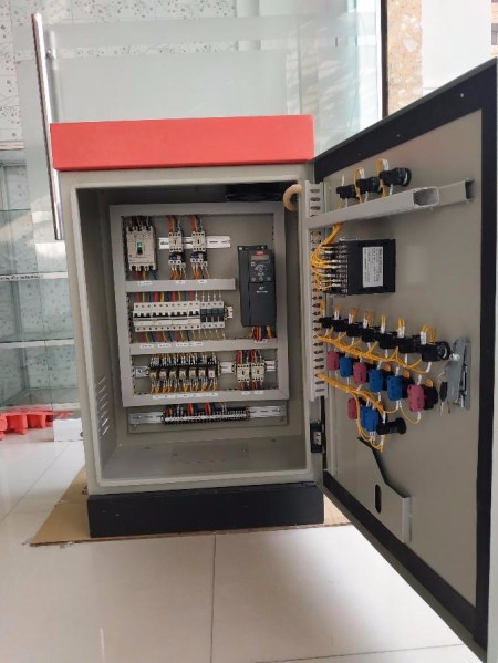 Alternating pressure pump control cabinet