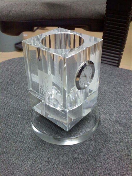 Crystal pen box