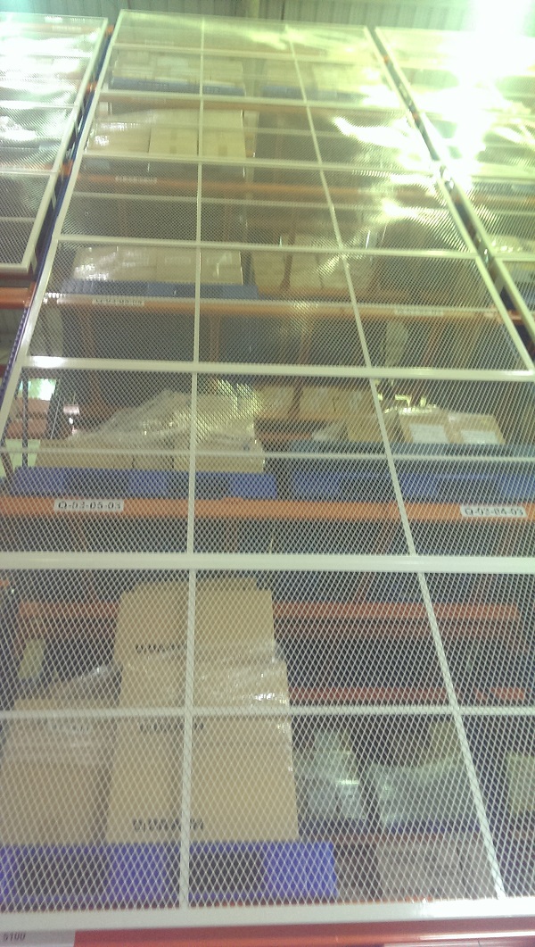 Wire mesh fence